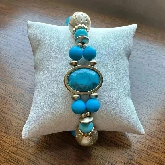 Vintage Jewelry - Turquoise Blue and Gold Stretch Bracelet
